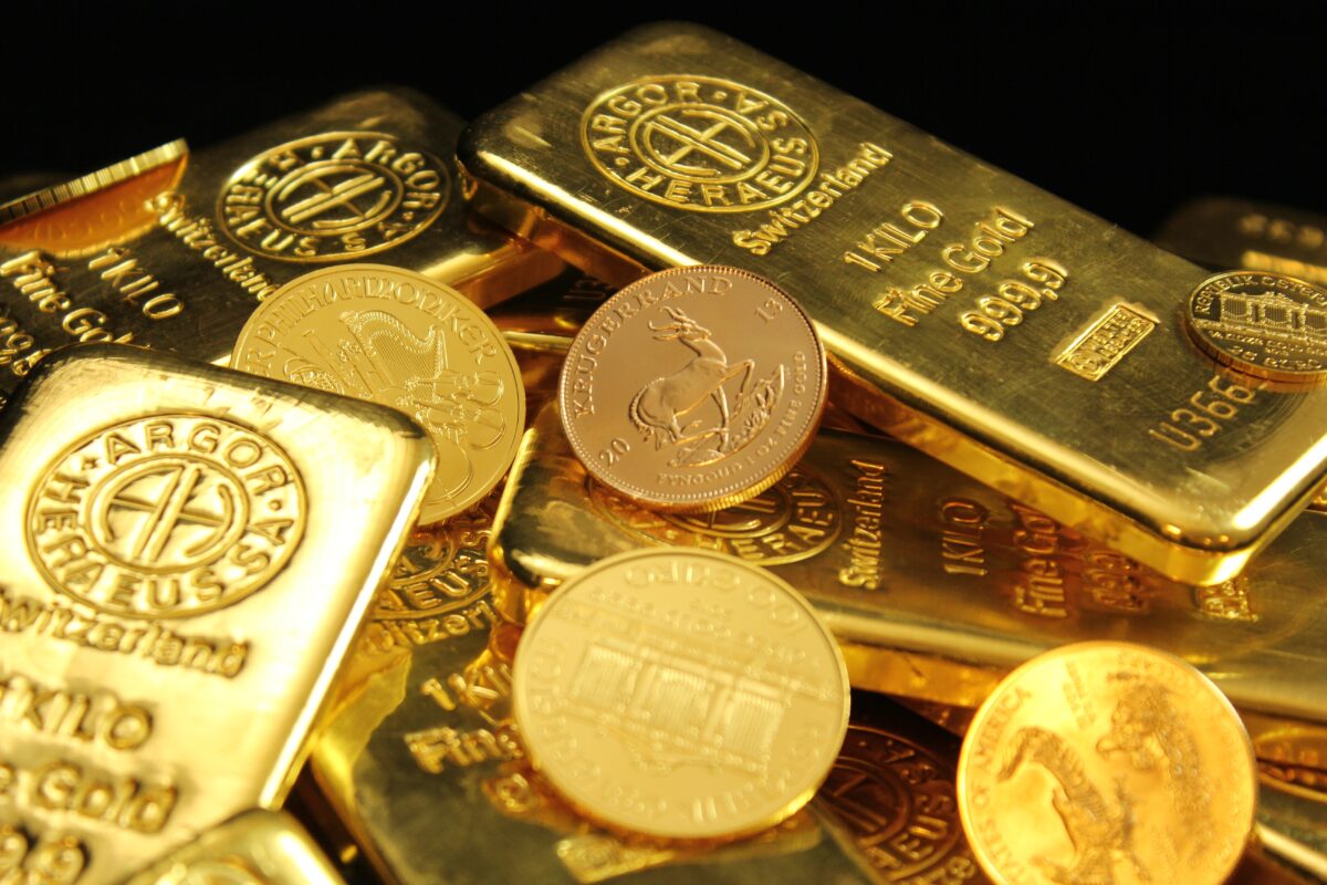 Rules Explain: What Are the Limits on the Amount of Gold that a Family Can Possess?